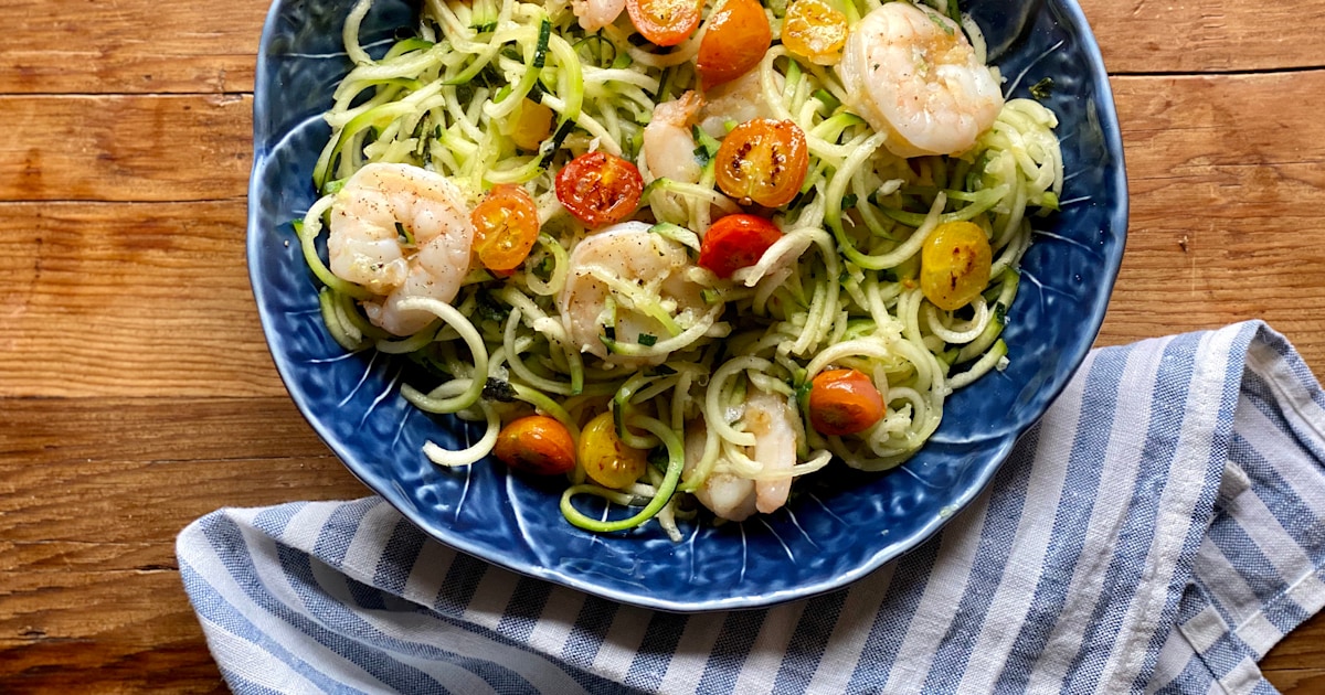 10-Minute Shrimp with Zucchini Noodles Recipe