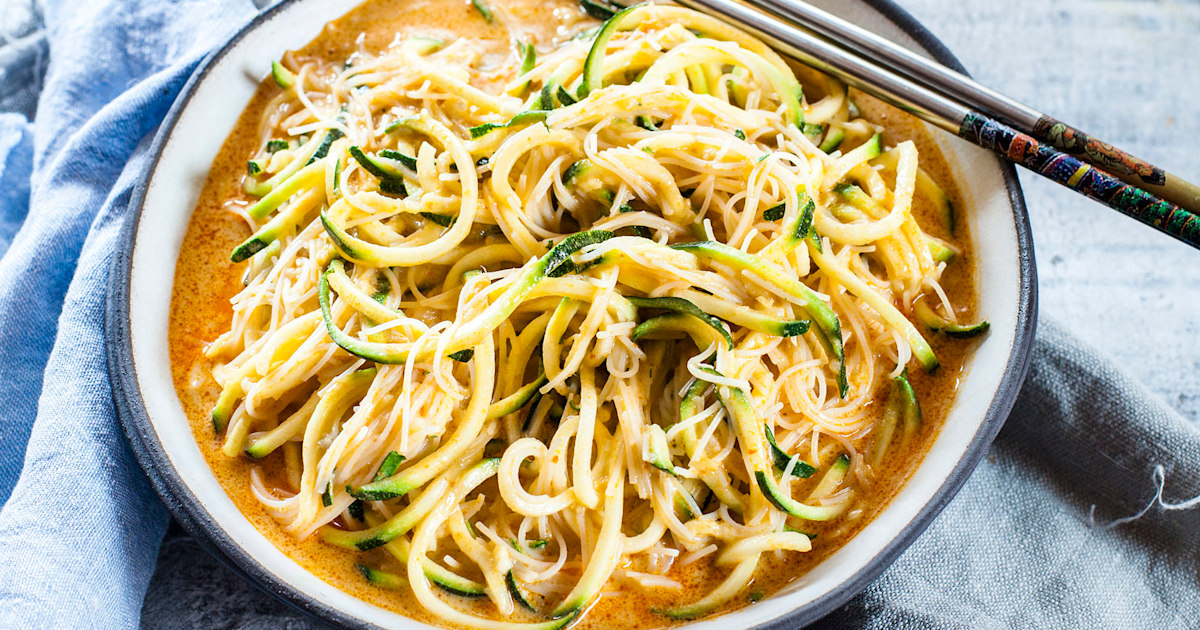 The No-Recipe Soup That 1 Personal Trainer Swears By When She Has No Time to Cook