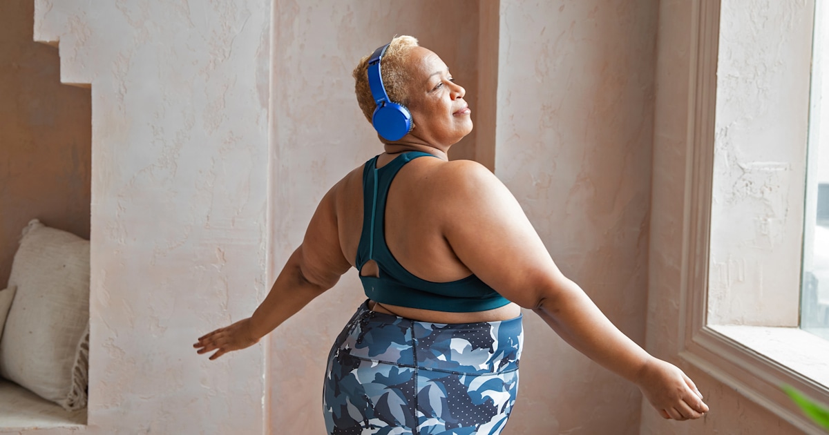 a 40-year-old woman with no history of massive weight loss is shown