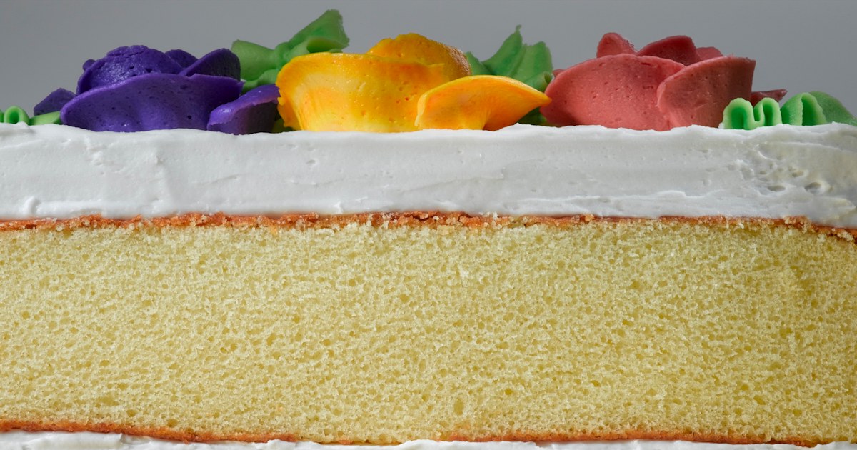 Viral video shows how to cut cake using wine glasses