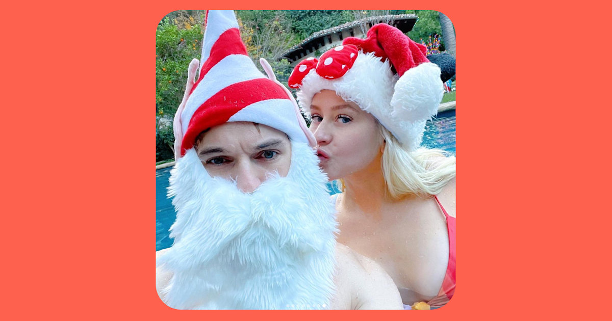 Christina Aguilera's Christmas photos give rare look at