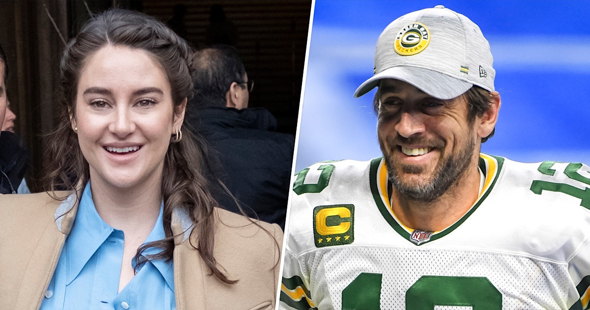 Featured - Shailene Woodley Learning Football Aaron Rogers