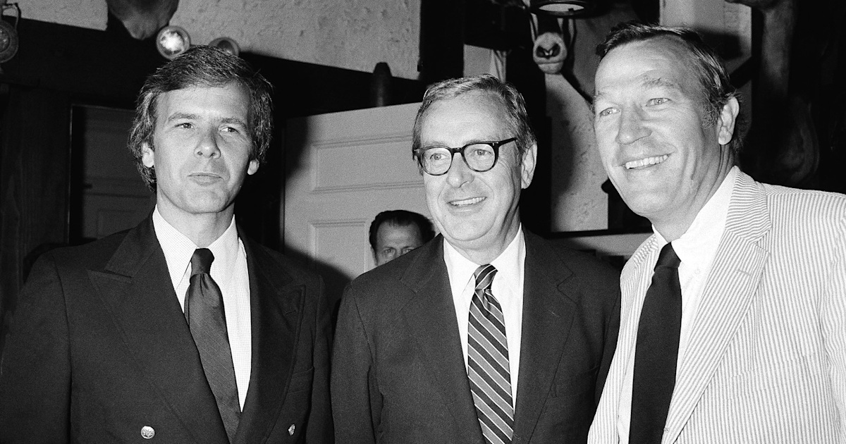 Roger Mudd, longtime network TV newsman, dies at 93