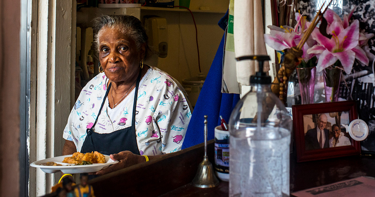 Martha Lou Gadsden, Charleston soul-food legend, dies at 91