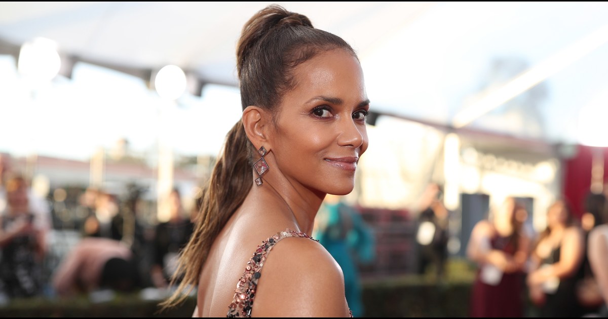 Halle Berry Posts Sizzling Pic With Boyfriend Van Hunt Halle Berry Posts Sizzling Pic With Boyfriend Van Hunt