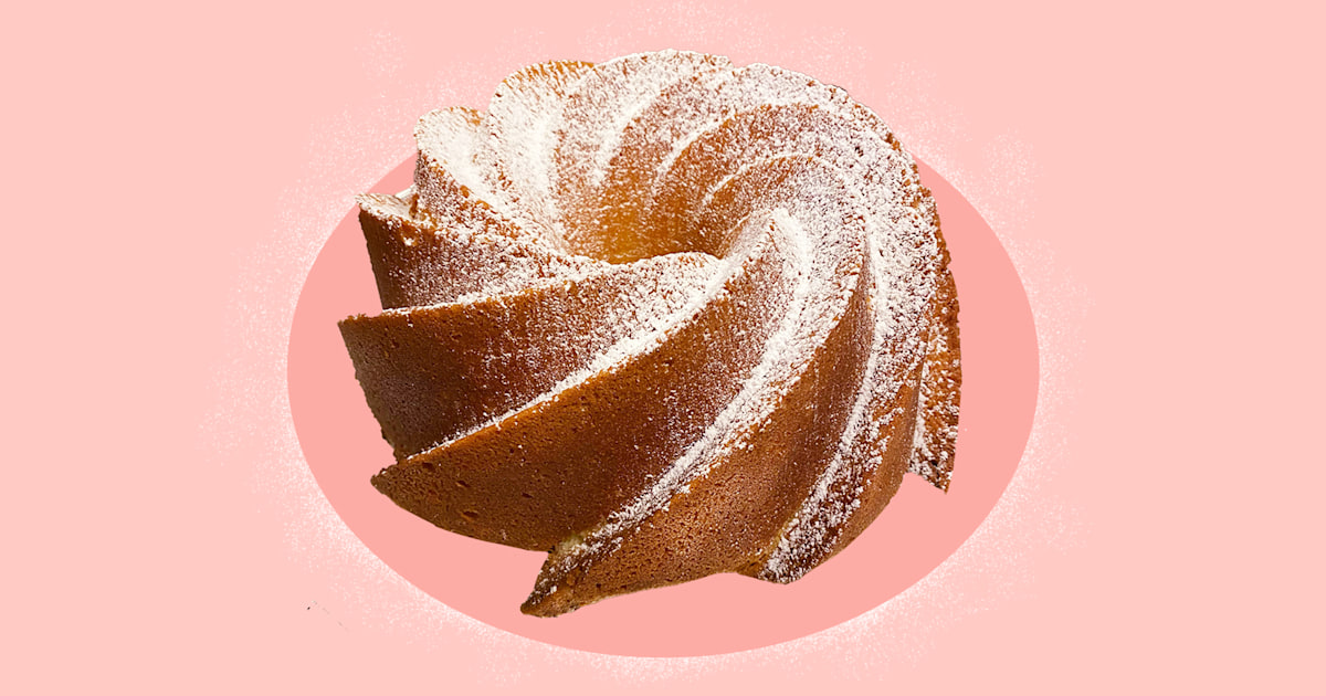 We tried the Redditfamous Whipping Cream Cake TODAY