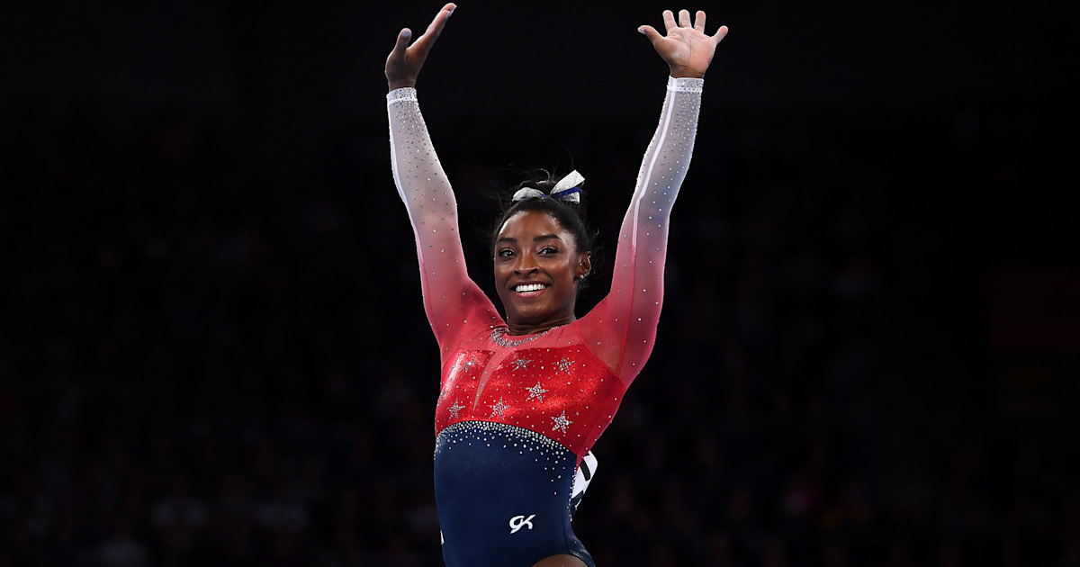 Watch Simone Biles perform Yurchenko double pike at podium ...