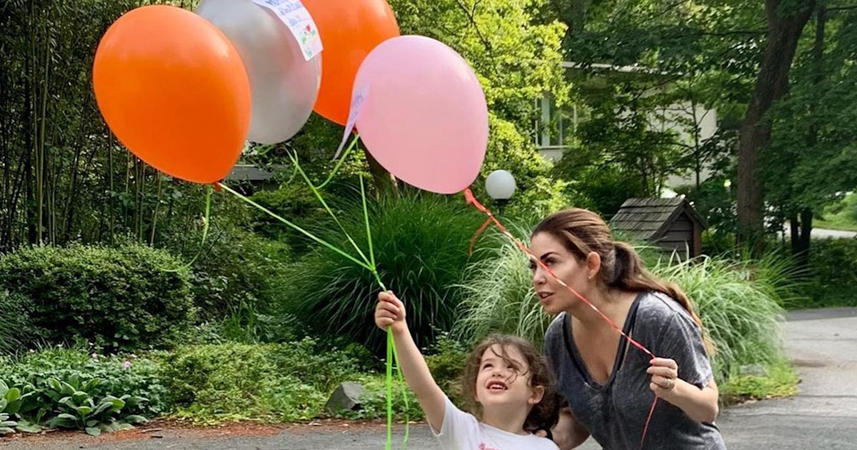 See the touching way Bobbie Thomas and son honored her late husband on