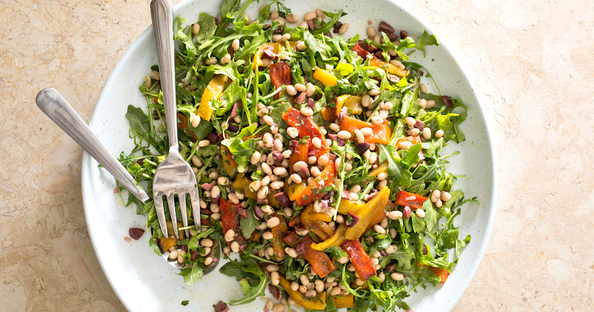 Arugula, Roasted Bell Pepper and White Bean Salad Recipe
