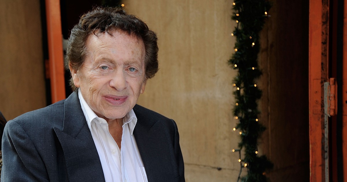 Jackie Mason, one of the last Borscht Belt comedians, dies ...