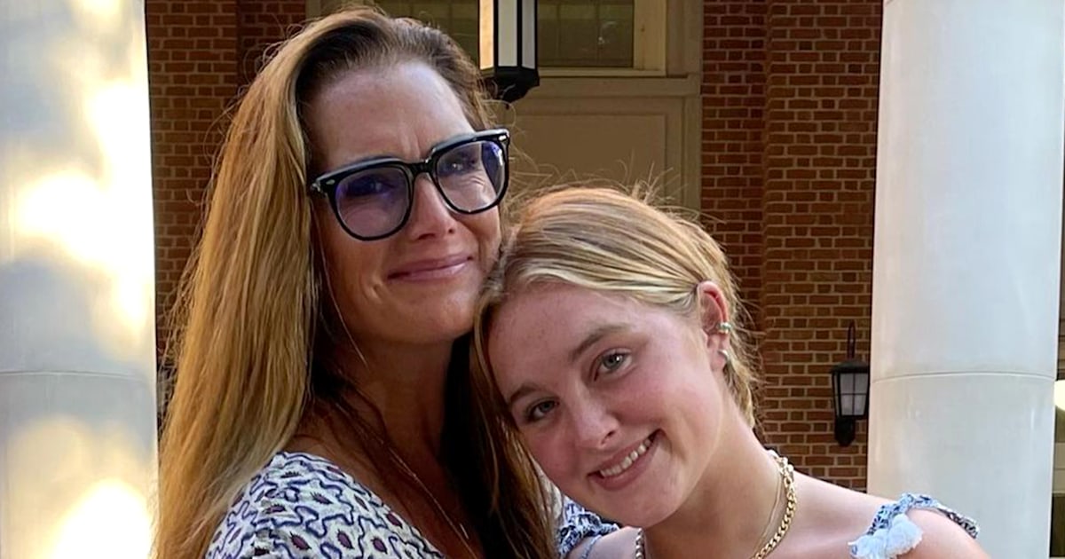 Brooke Shields Posts Teary Goodbye To Daughter At College 