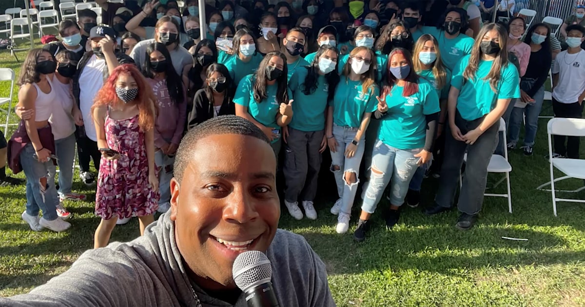 'SNL' star Kenan Thompson surprises high school students with unexpected message