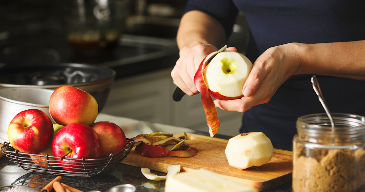 How to choose the best apples for cooking, baking and snacking