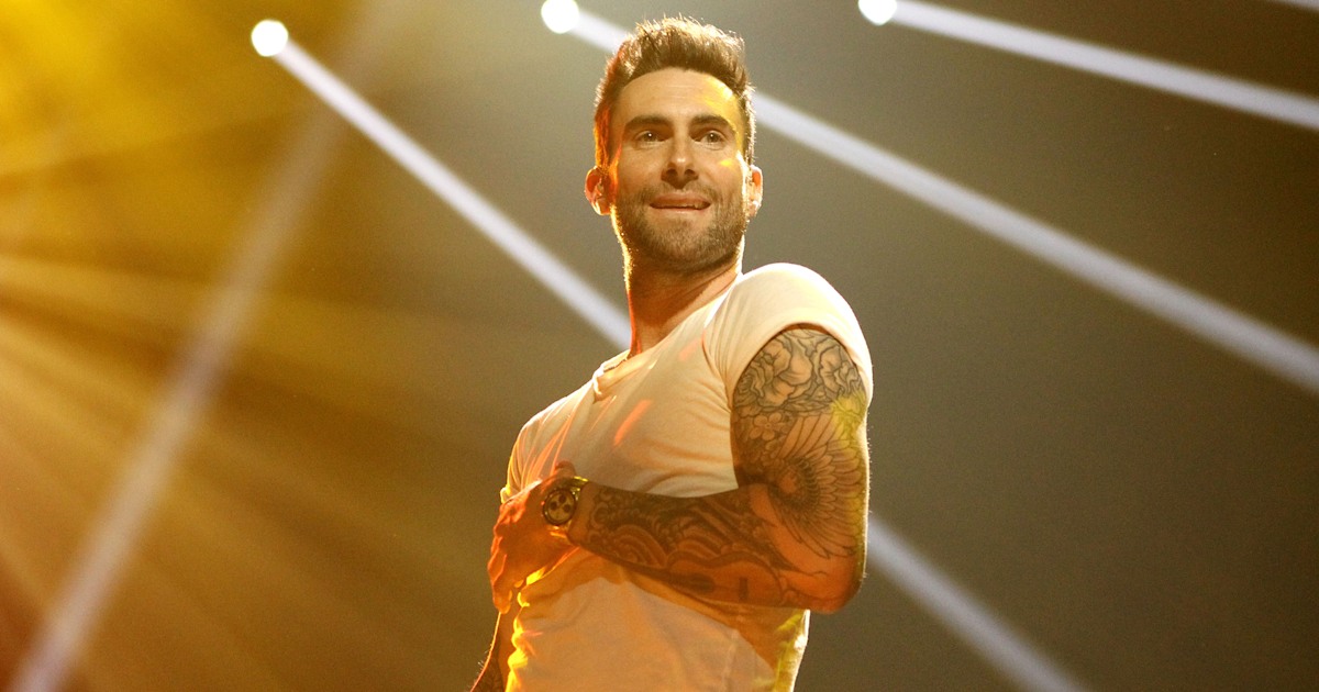 Adam Levine Debuts Blue Hair on 'The Voice' Finale - wide 1