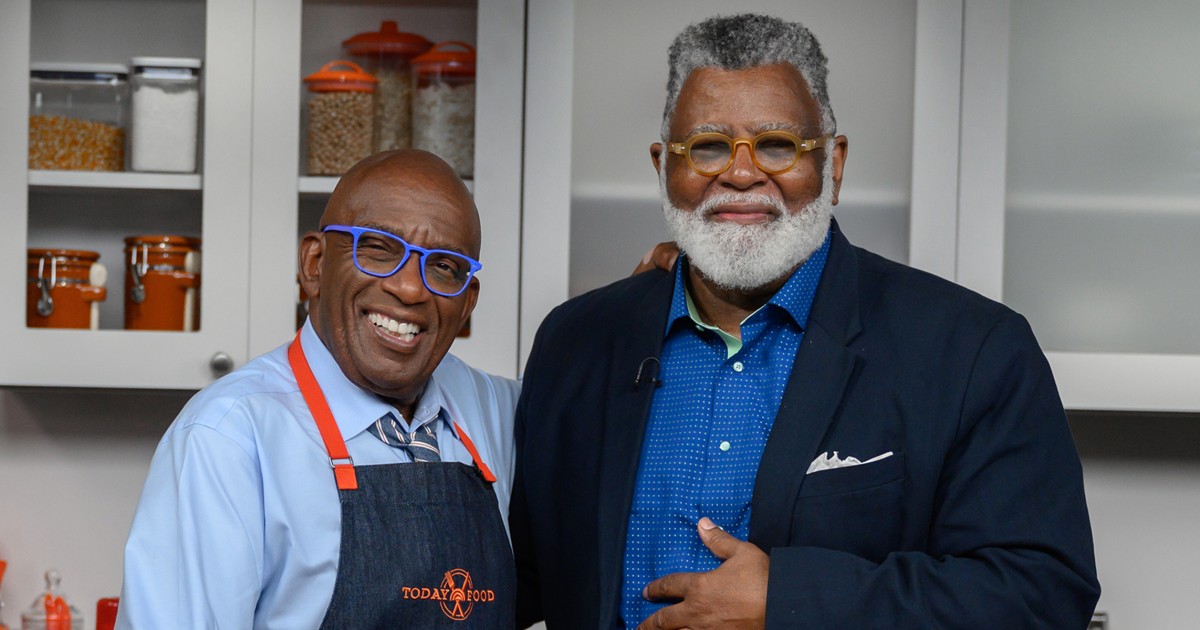 Alexander Smalls makes low country oyster dressing for Thanksgiving