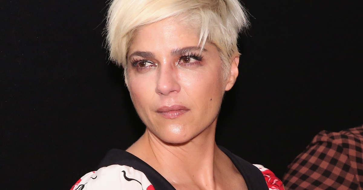 Selma Blair Opens Up About Losing Her Mom Molly Cooke In 2020