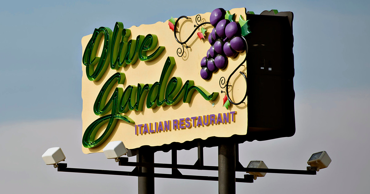The healthiest dishes to order at Olive Garden and what to skip