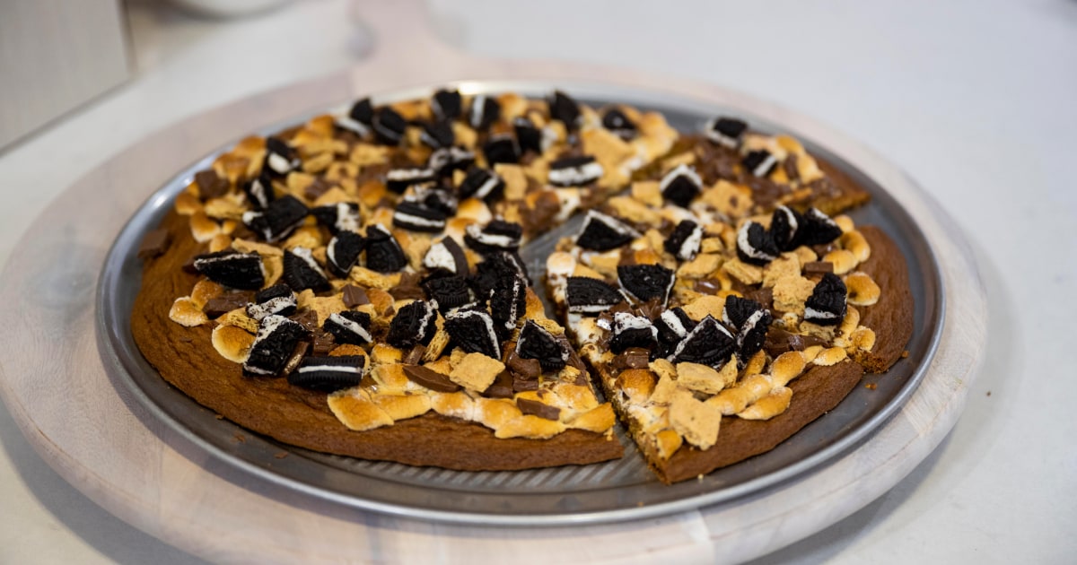 S'mores Cookie Pizza Recipe