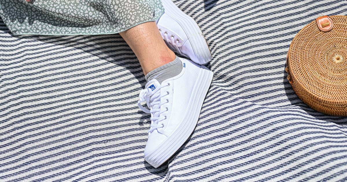 Dismantle random Warmth 12 best sneakers to wear with mom jeans, dresses and more