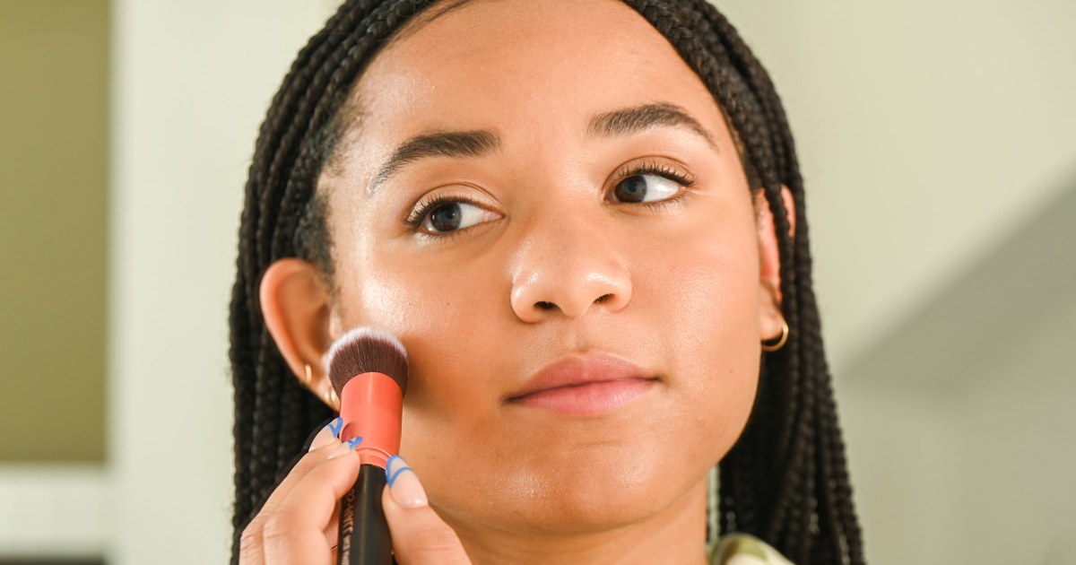 13 Best Drugstore Highlighter Makeup 2022 - Good Cheap Face