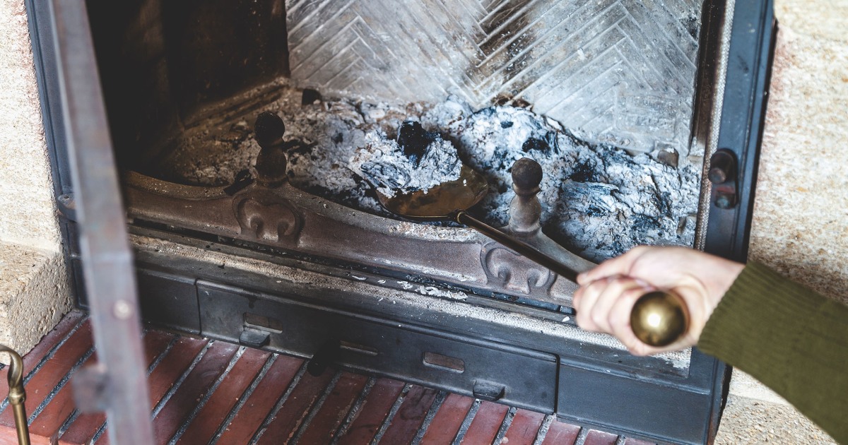 How to Clean a Cast Iron Wood Stove