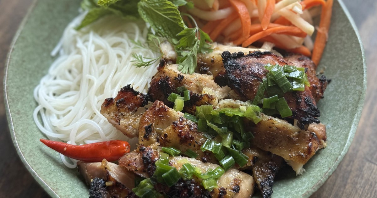 Grilled Lemongrass Chicken Vermicelli Bowls