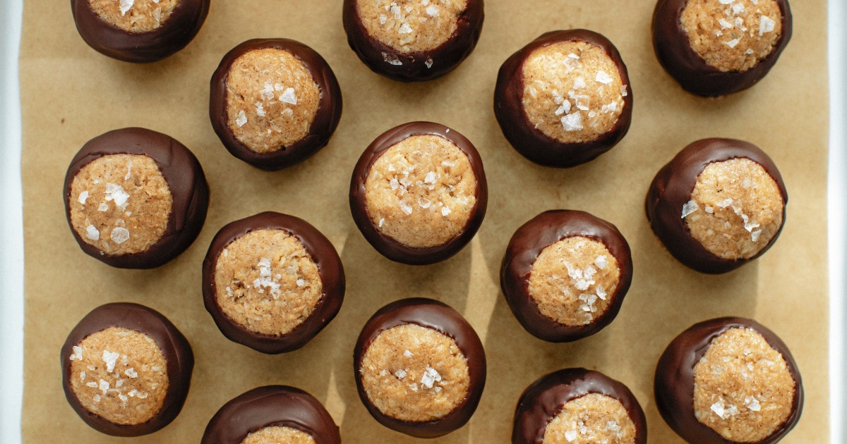 yow ヤウ　christenson butterballs Pistachio Butter Buckeyes + Ohio Moments — Eat Cho Food