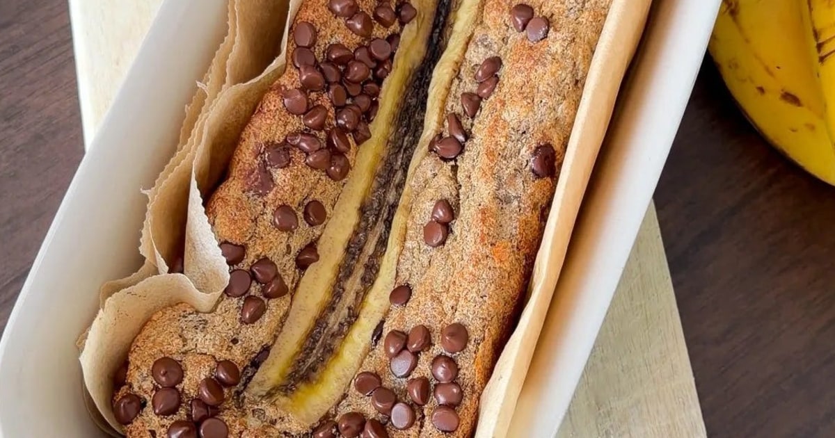 You can eat the entire loaf yourself without feeling like you overdid it, making it the ultimate high-protein snack, breakfast or late-night treat.