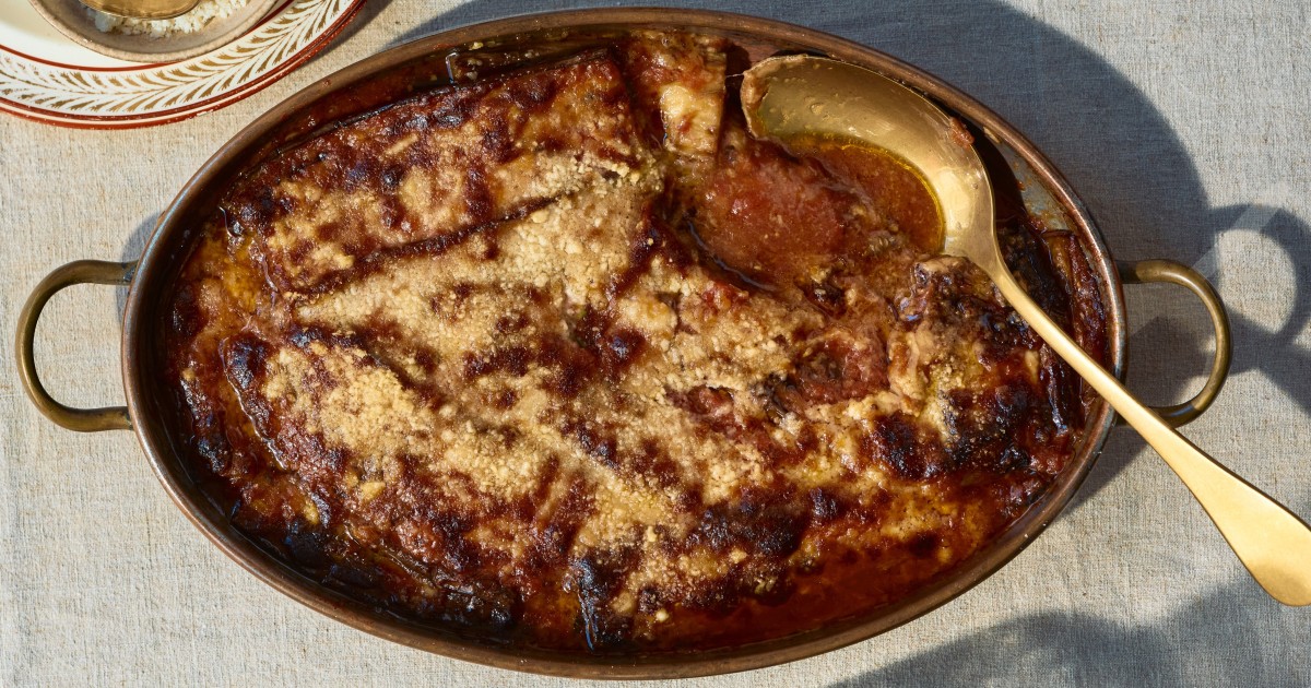 As the name suggests, the focus here is on the eggplant itself with a lighter touch of tomato sauce, plenty of fresh herbs and Parmigiano.