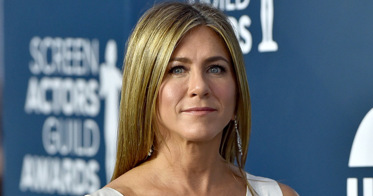 Jennifer Aniston says she's ready to date again