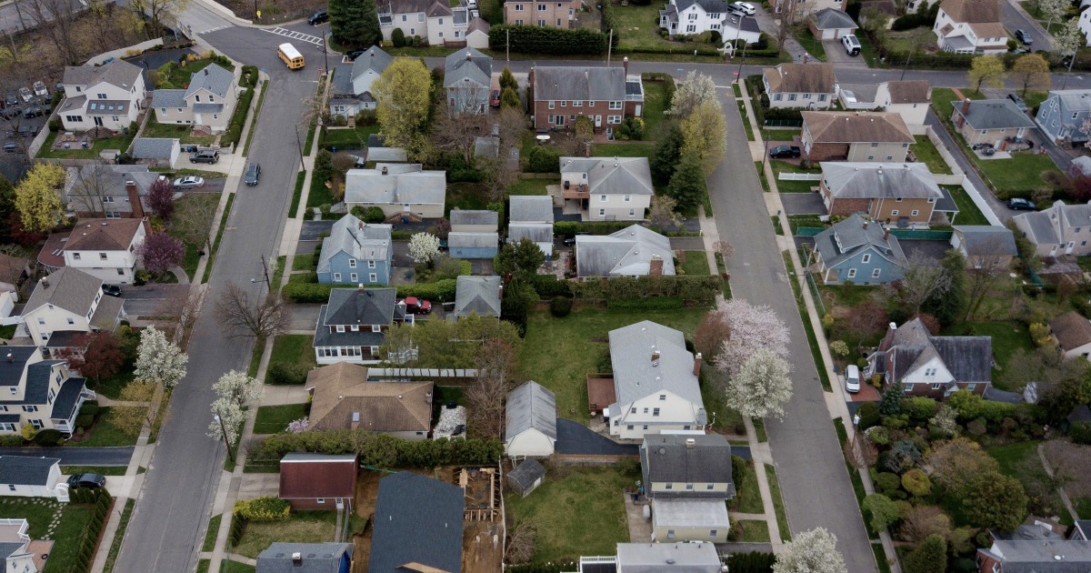 Zillow to stop homeflipping amid pricing ‘unpredictability’