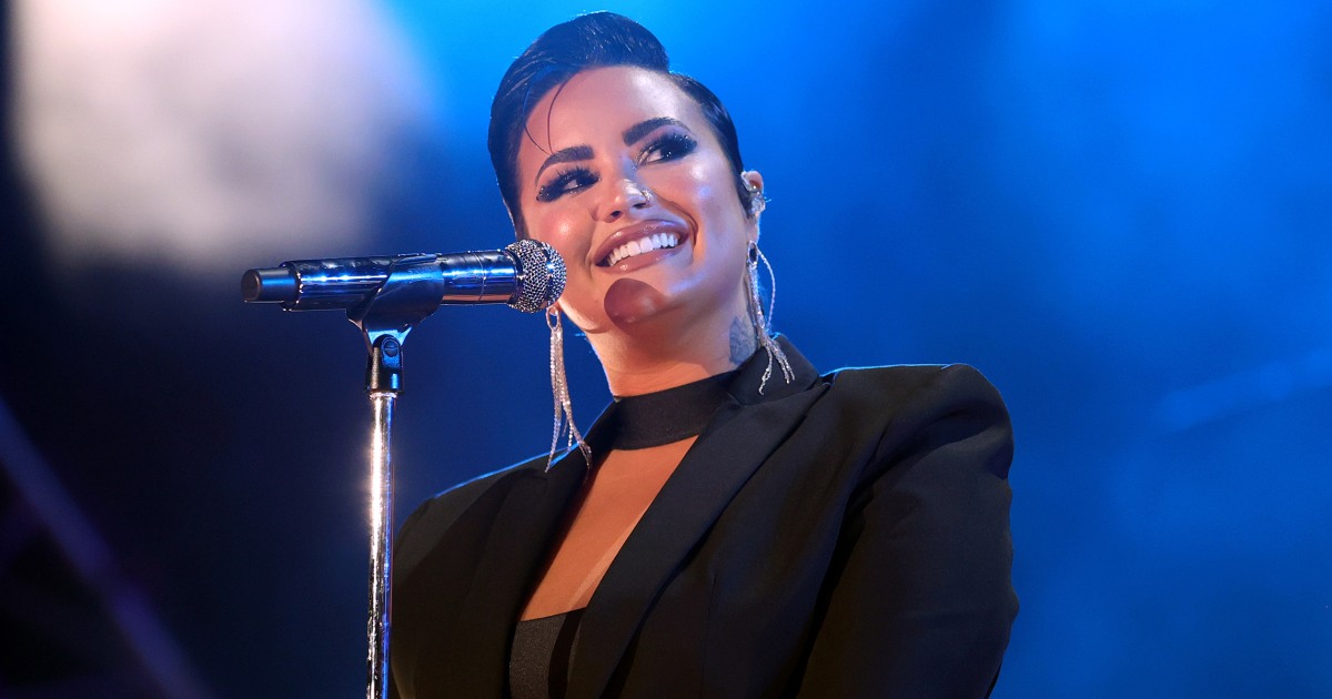 Demi Lovato Debuts Buzz Cut In New Video