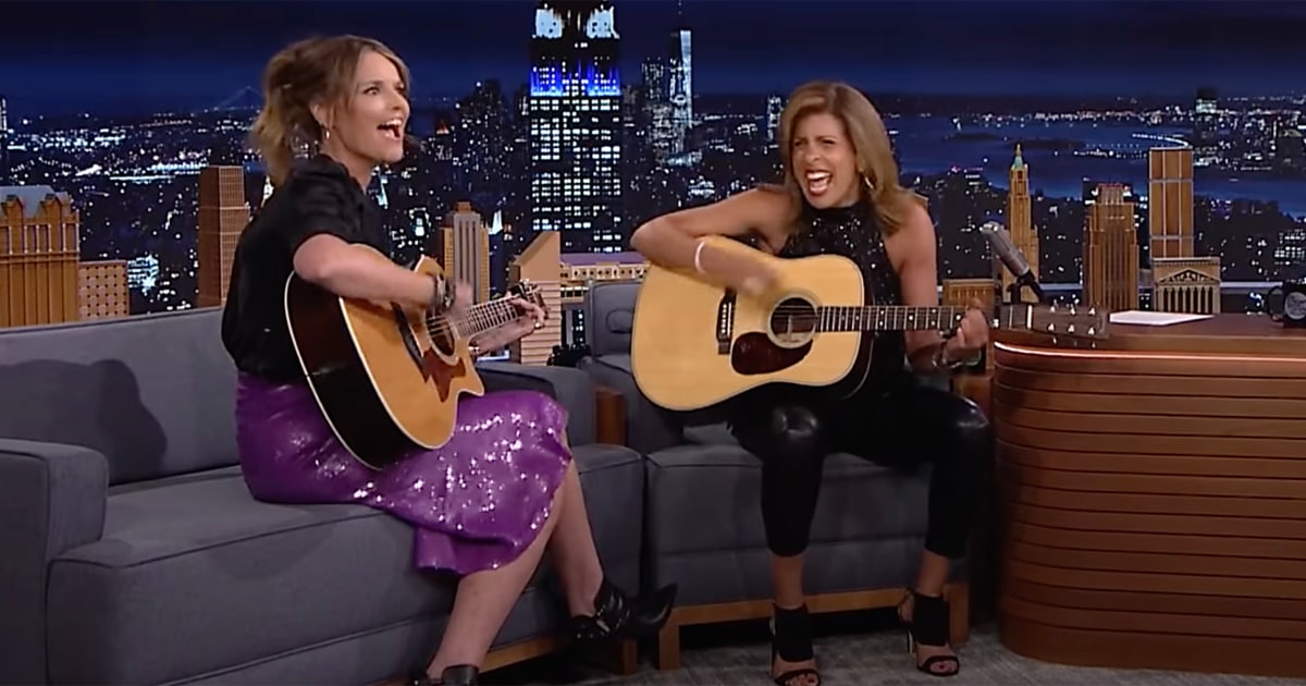 Savannah Guthrie and Hoda Kotb Play Guitar on 'The Tonight Show
