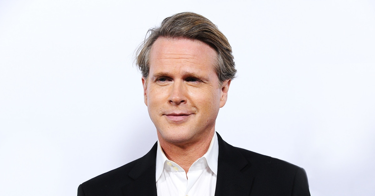 Cary Elwes Bitten by Rattlesnake, Shows What Happened to His Hand photo