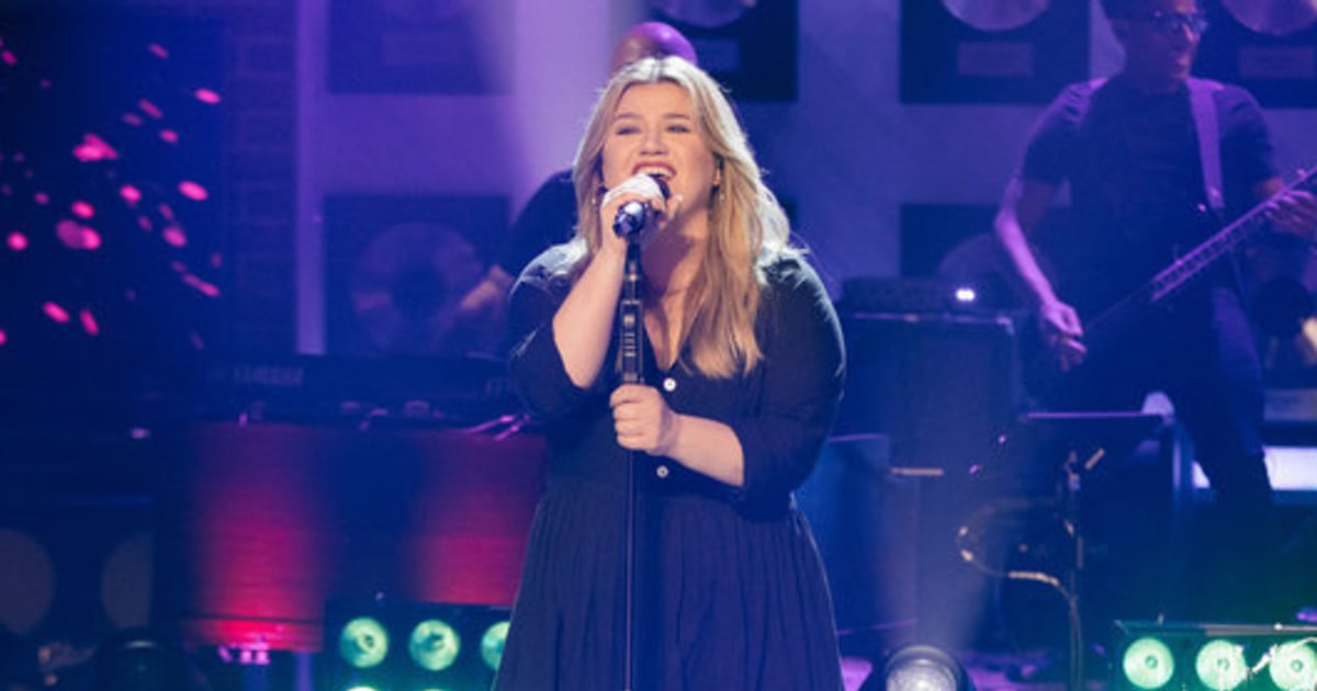 Kelly Clarkson Puts Her Own Spin on 'Footloose' in Kellyoke Segment