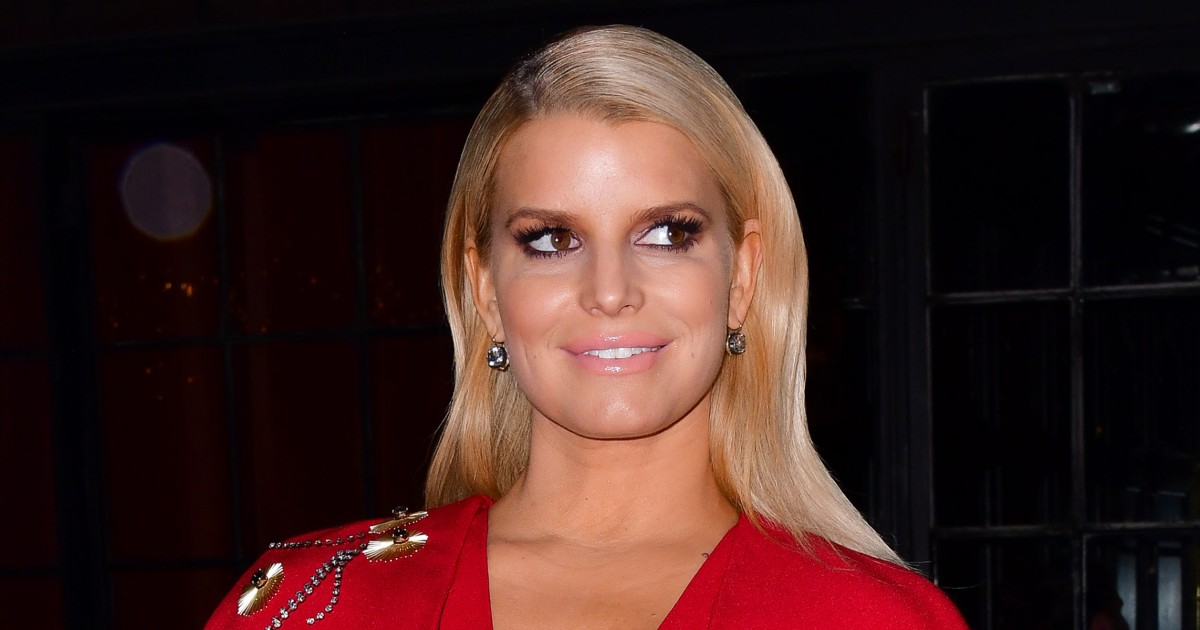 Jessica Simpson Posts Pic From Night Out With Sister Ashlee Simpson Ross
