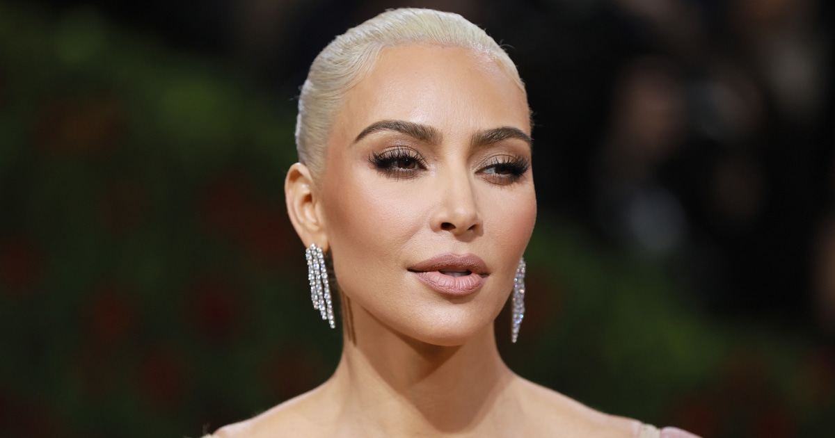 Kim Kardashian Says She Lost 16 Pounds To Fit Into Marilyn Monroes Dress 6808