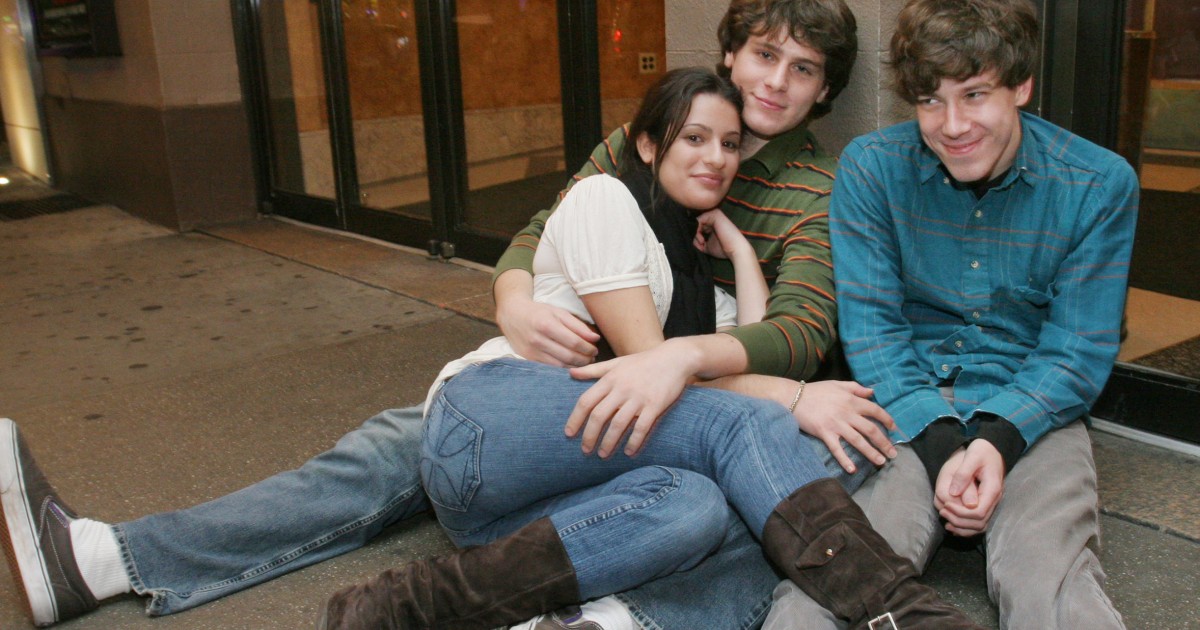 Lea Michele and John Gallagher Jr. Say 'Spring Awakening' Can Save Lives Lea Michele and John Gallagher Jr. Say 'Spring Awakening' Can Save Lives