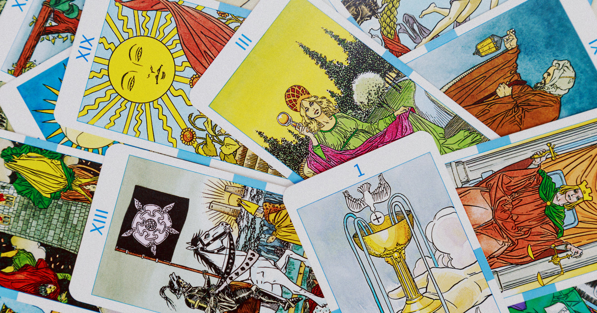 How to Read Tarot Cards: Beginner's Guide With Tips From Pros