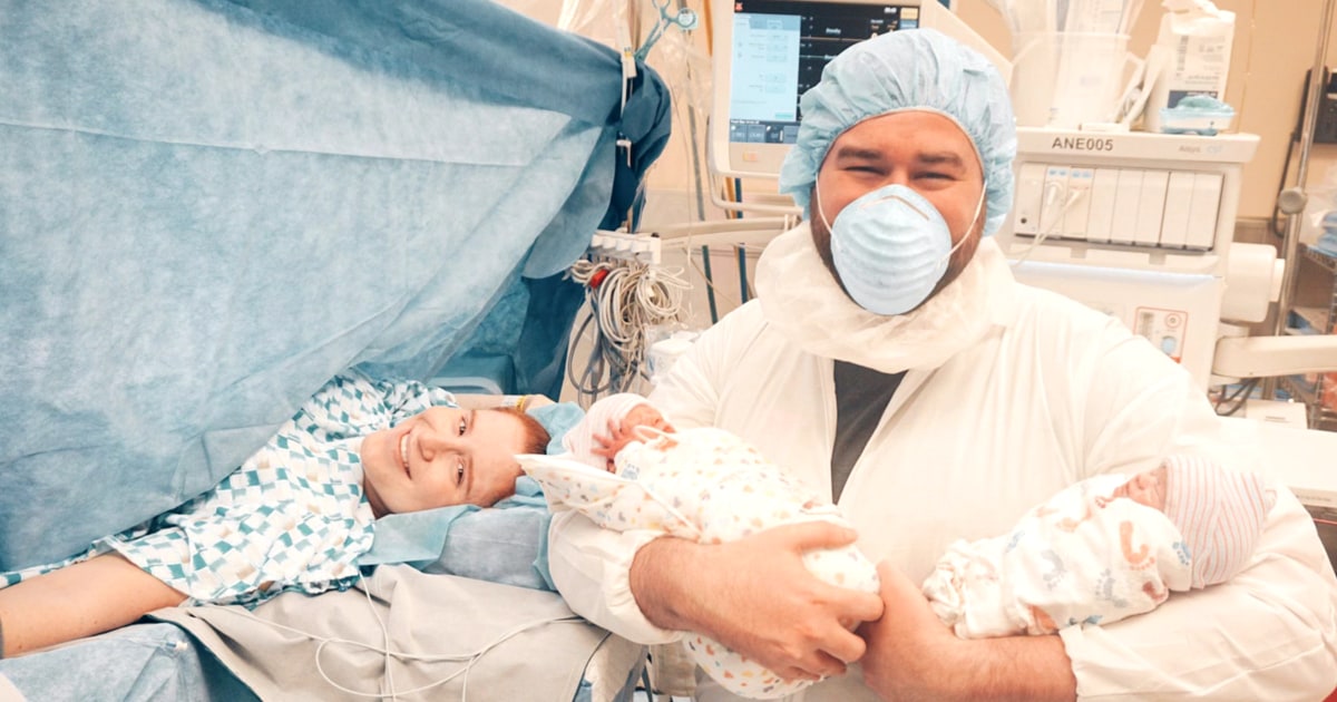 Mono mono twins success story: Morning sickness was symptom of rare ...