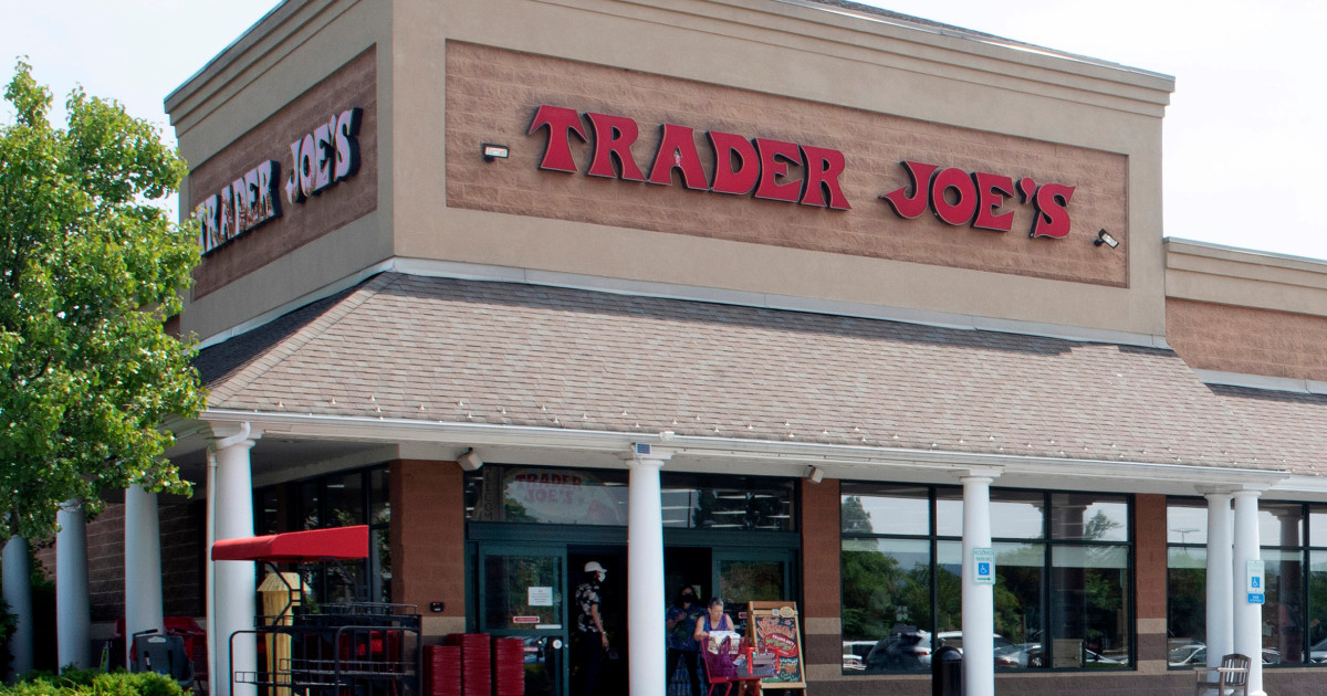 Trader Joe’s Workers Form First Union at Store in Massachusetts