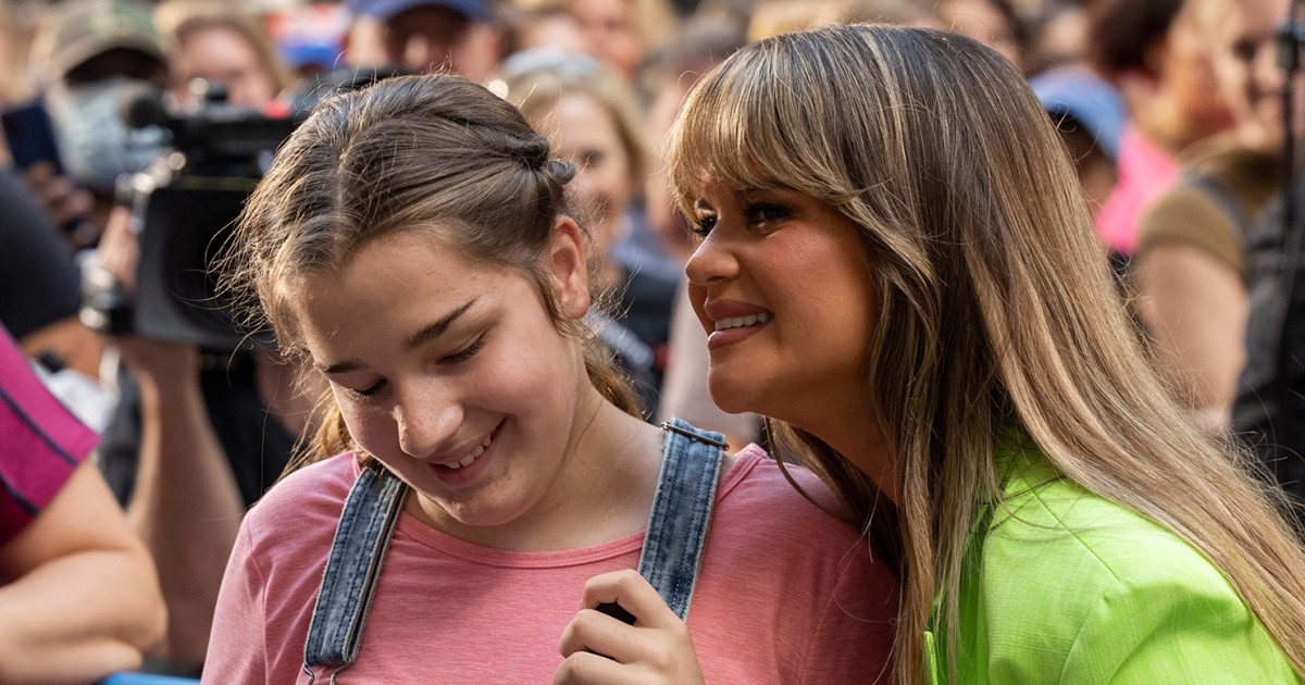 Maren Morris meets one of her biggest fans, who is blind, on TODAY plaza
