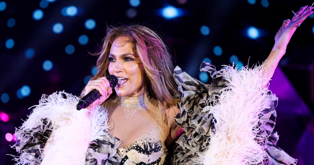 Jennifer Lopez Performs In Italy In First Performance Since Ben 