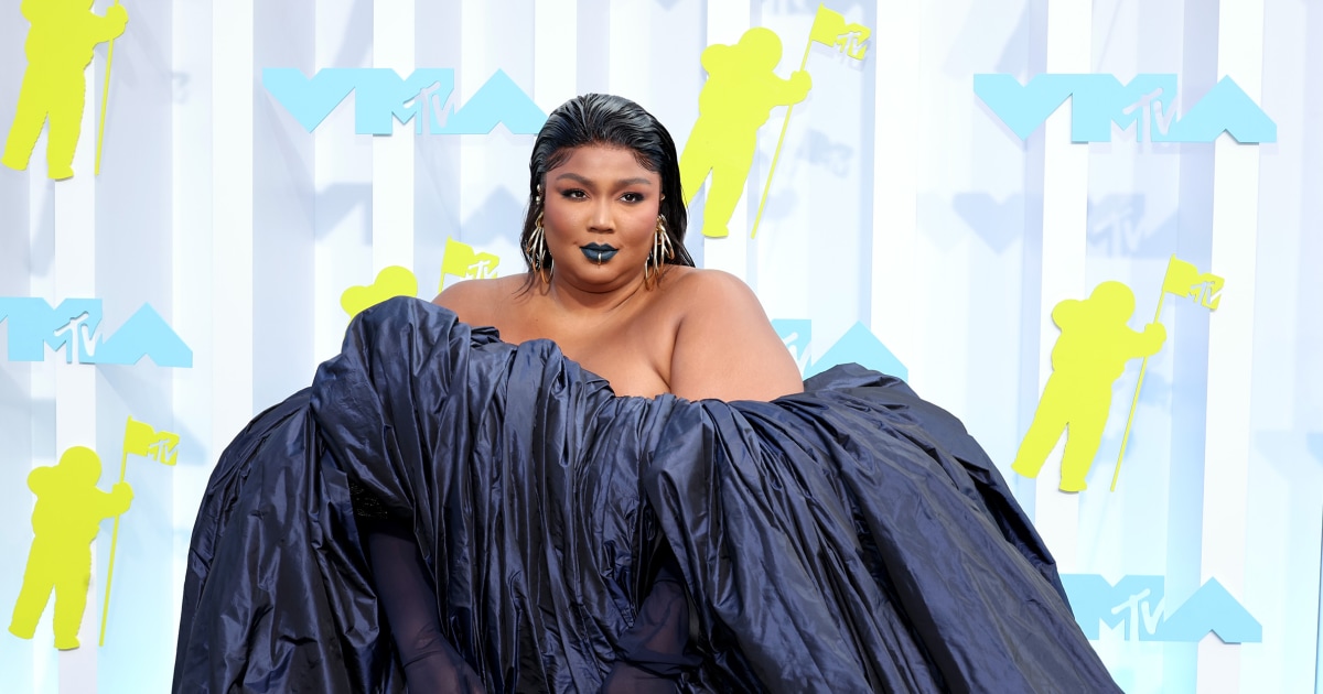 Lizzo Challenges Body-Shaming Comments on her Social Media
