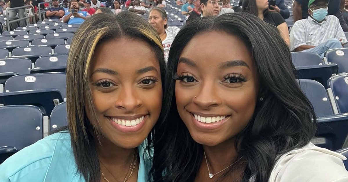 Simone Biles and Sister Adria Biles Look Like Twins in New Photo