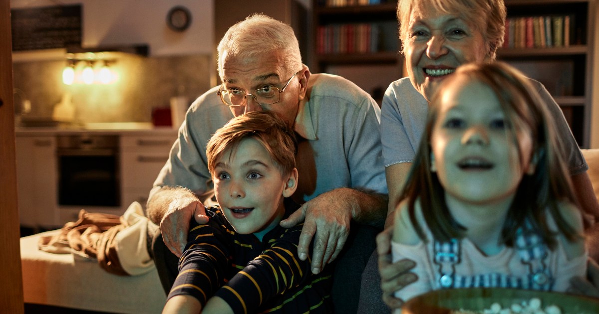 6 movies about messy families to stream (for free!) this Thanksgiving