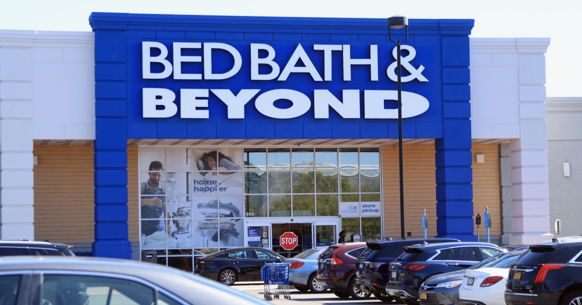 billion-dollar-class-action-lawsuit-against-bed-bath-beyond-and-its-cfo-who-jumped-to-his