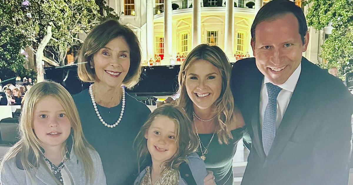 Jenna Bush Hager returns to White House with mom Laura Bush and daughters