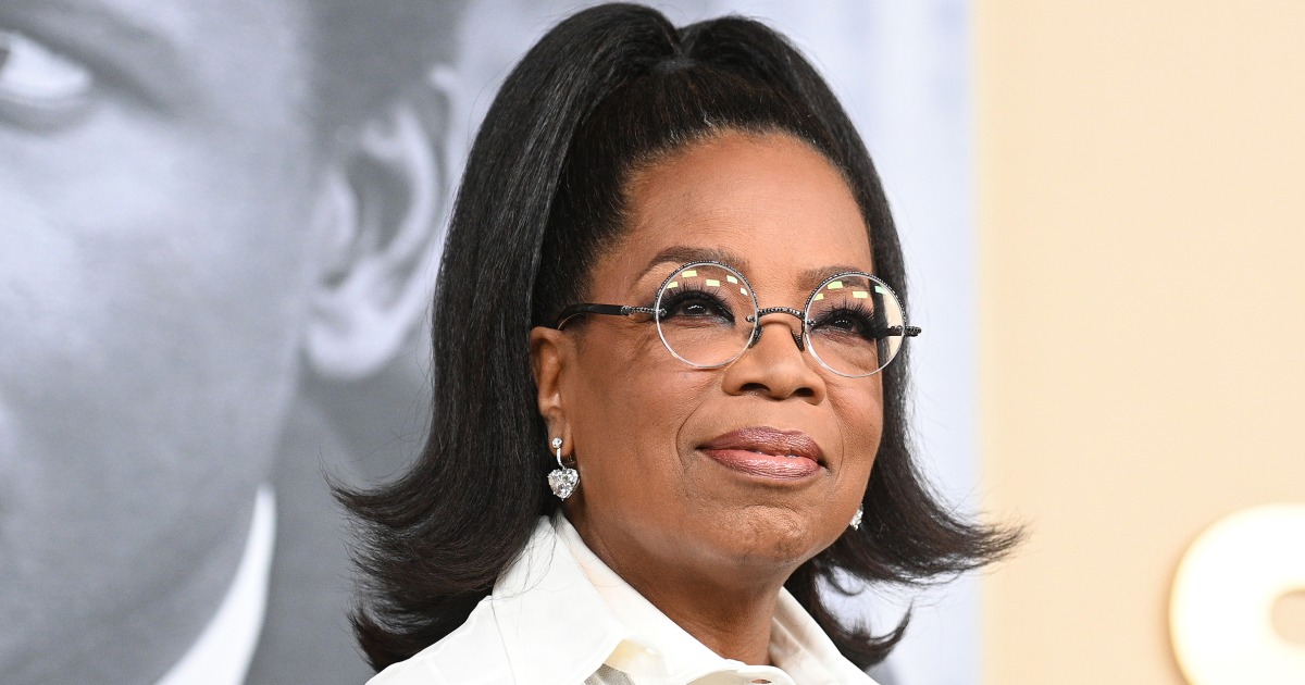 Oprah Winfrey reveals she had double knee surgery