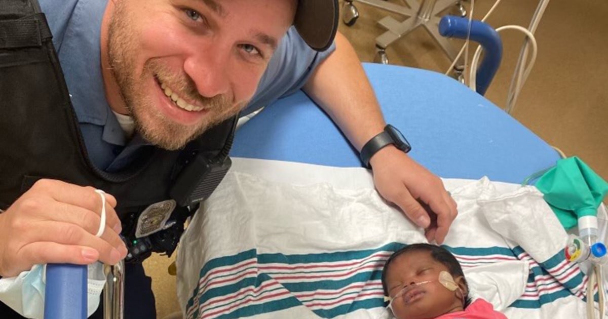 2 Heroic Officers Save 1monthold Baby With RSV Who Stopped Breathing(00)